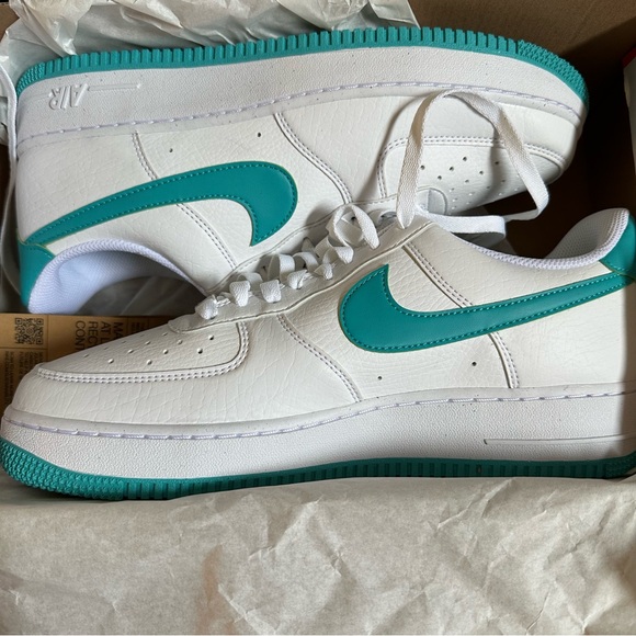 Nike Air Force 1 Women’s - Picture 4 of 12